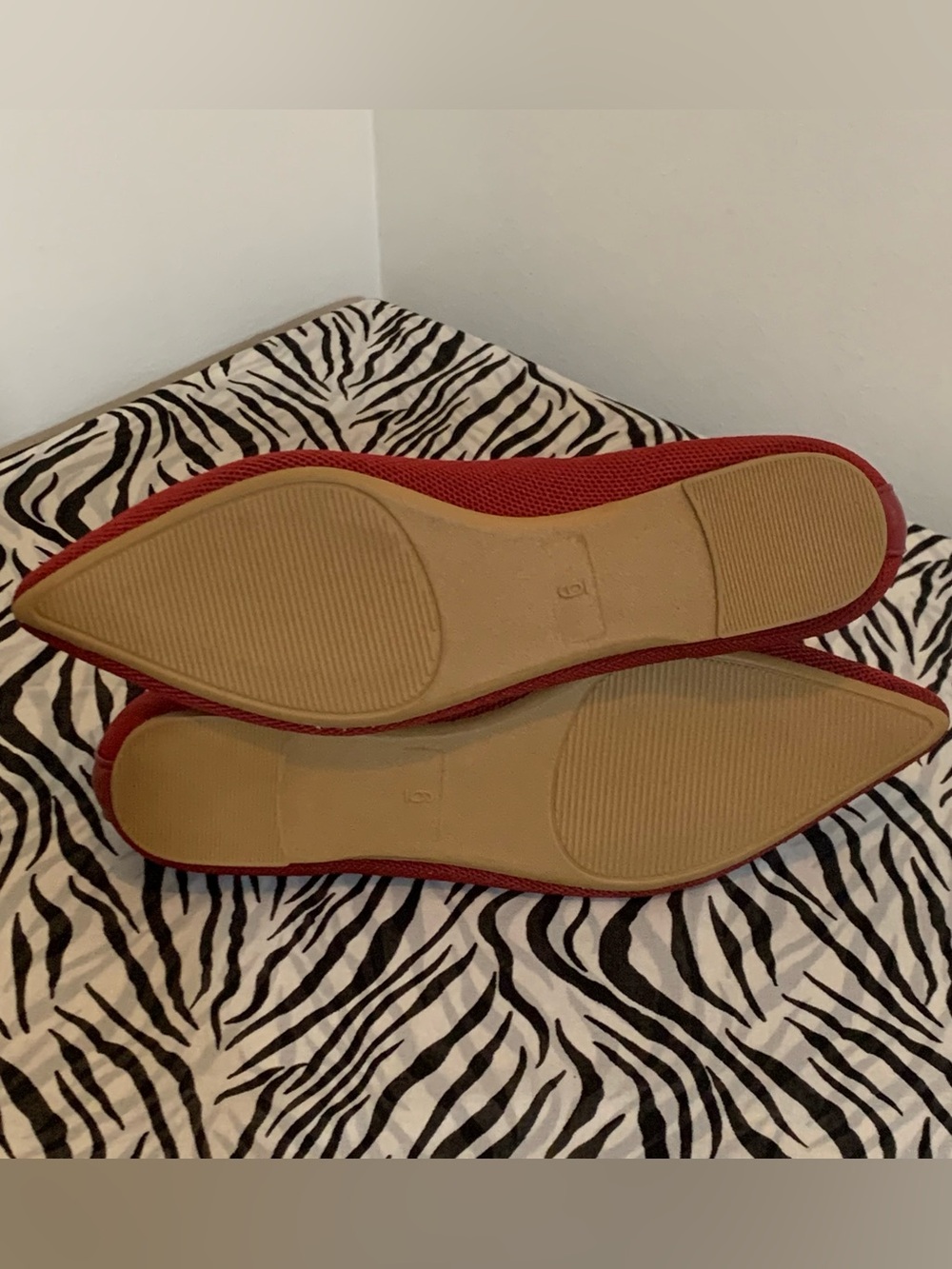 Tahari Athens Ballet Flats - Picture 8 of 9